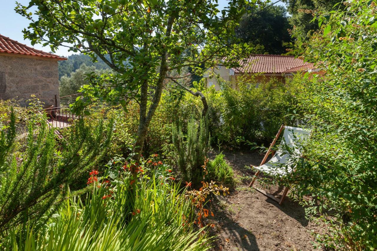 Casa Do Eido - Sustainable Living & Nature Experiences Герес Екстериор снимка